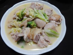 糖質オフの鶏もも肉の味噌バター煮込み