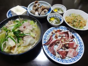 もつ鍋風スープとイカの献立