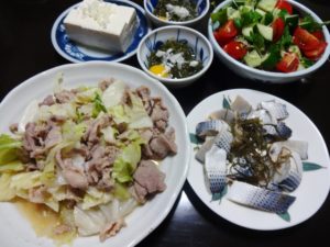 ホイコーローと自家製野菜のサラダの献立